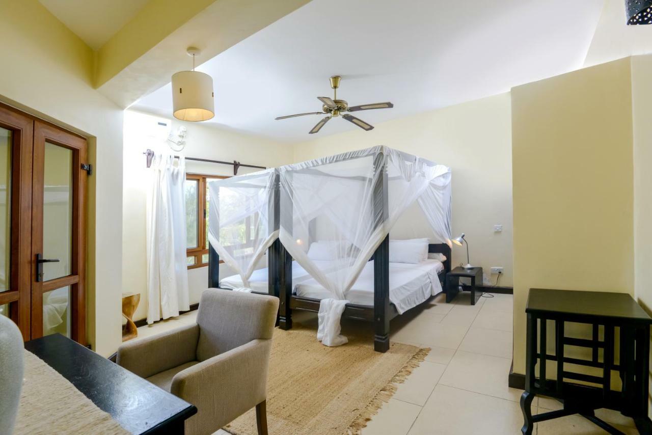 Blue Bay Cove Apartment Watamu Exterior photo