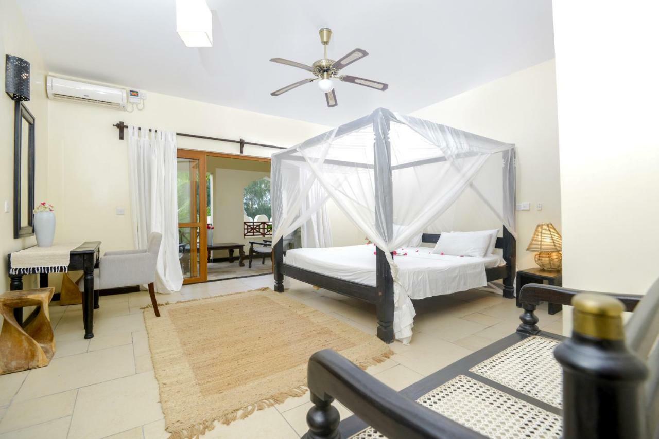 Blue Bay Cove Apartment Watamu Exterior photo
